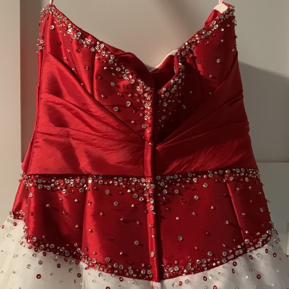 Prom Dress - Picture 4 of 6